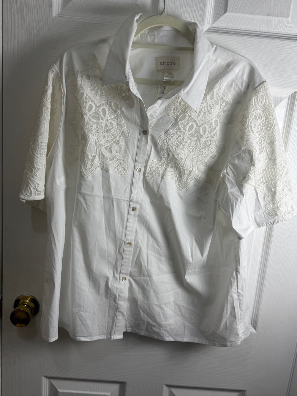 Chico's White Short-Sleeve Button-Down Shirt with Lace Embroidery size 3 XL